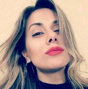 Meet your Posher, Danee